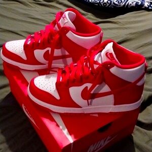 Authentic Hi-top Nike Dunks